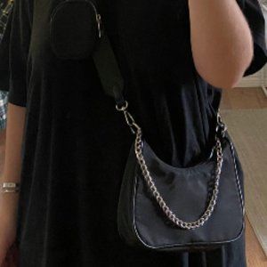 BLACK CROSSBODY PURSE WITH CHAIN